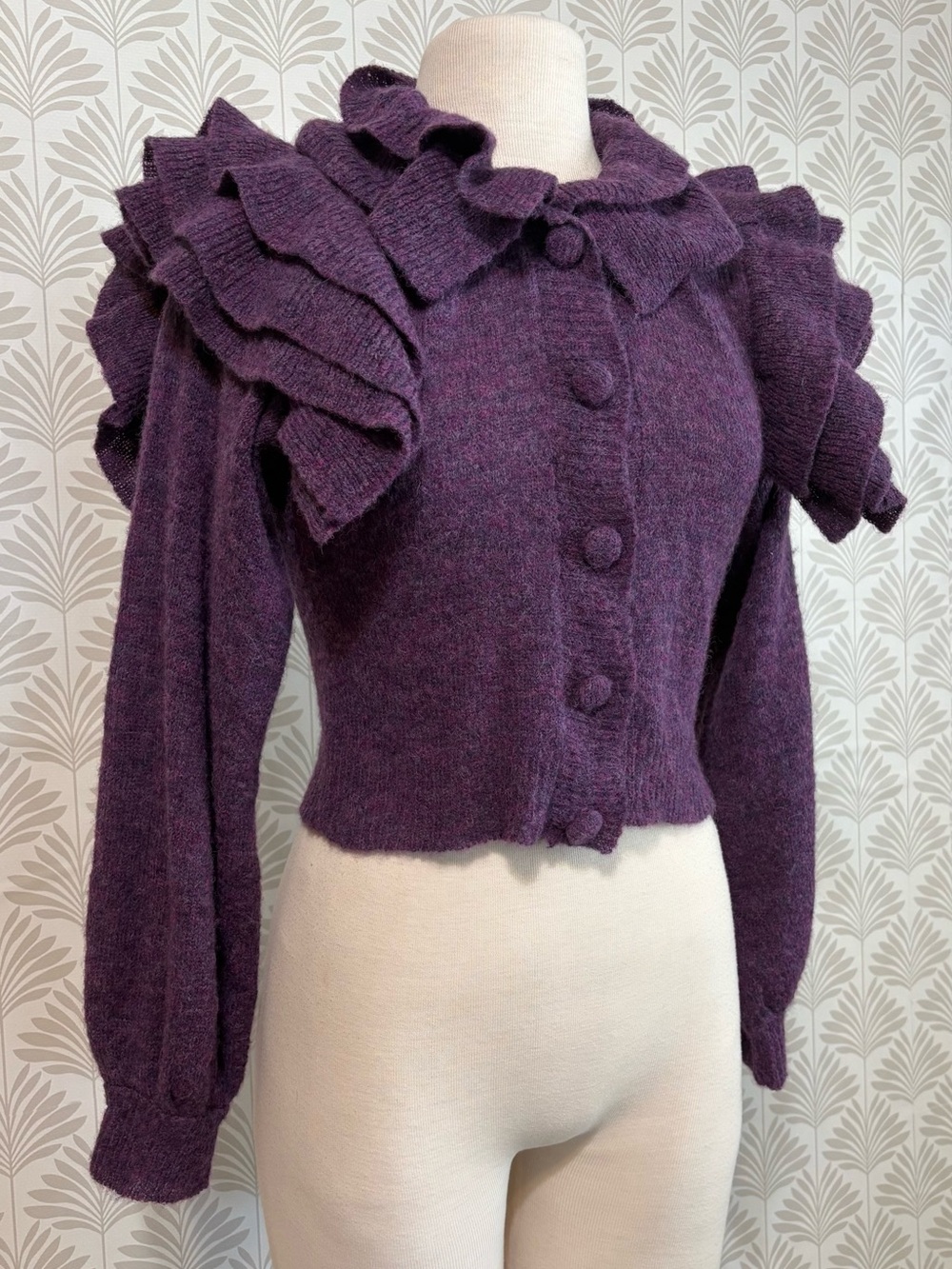 Stella Pardo Paris Cropped Purple Ruffle-Shoulder Knit Cardigan - Picture 3 of 6